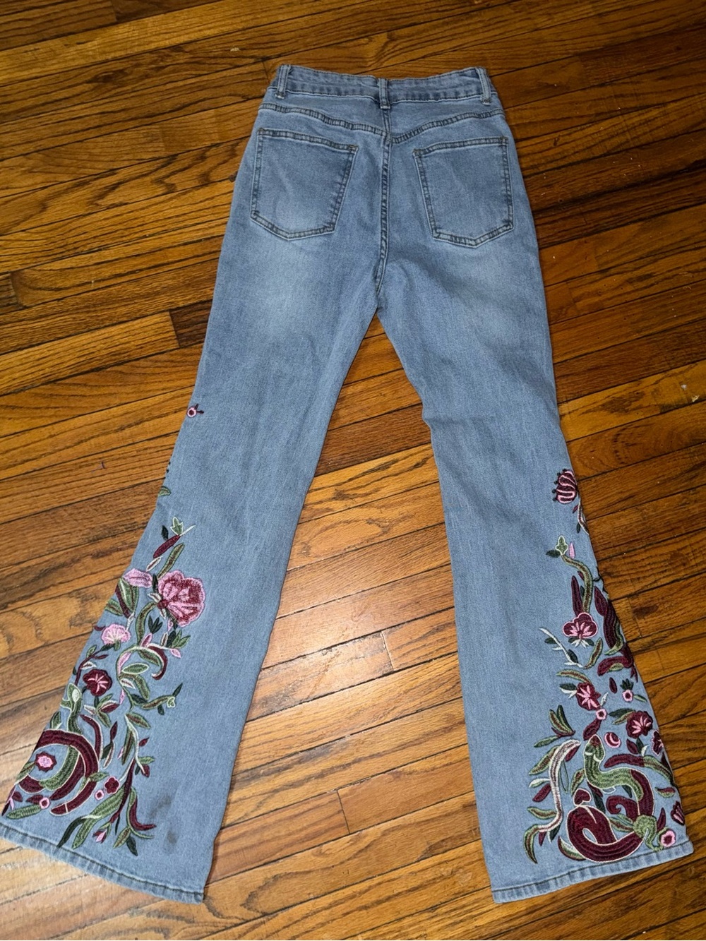 ROMWE Floral Embroidered Flare Jeans Size 4 Light Wash Boho Y2K Festival - Picture 4 of 12